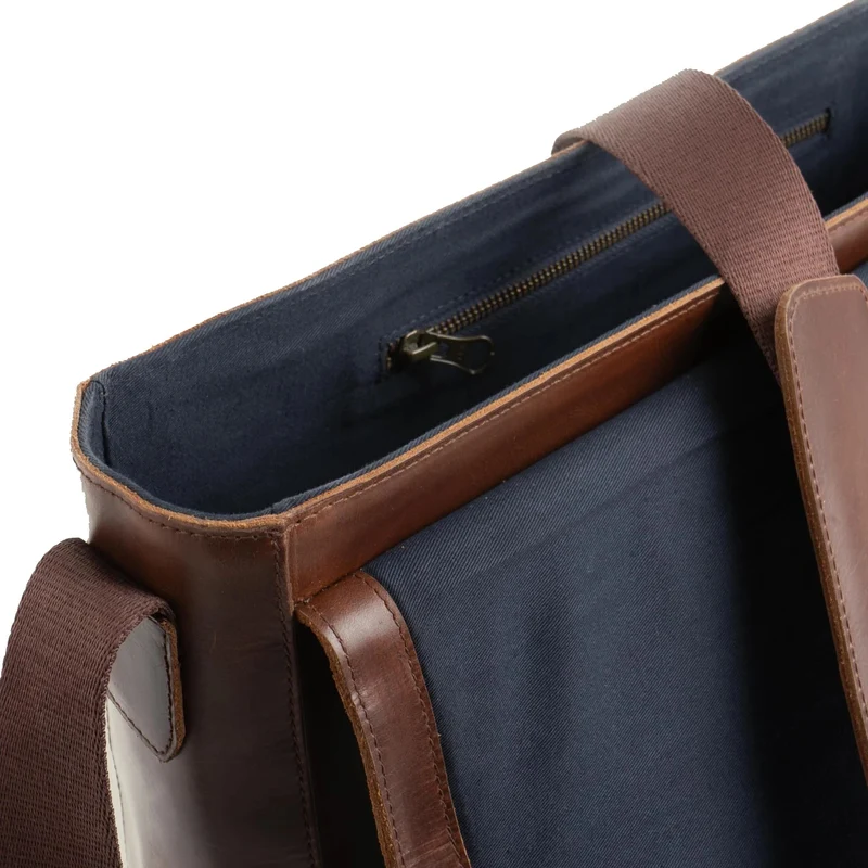 Buckle & Seam Times - Bolsa mensajero 15.7" 36 cm (braun)
