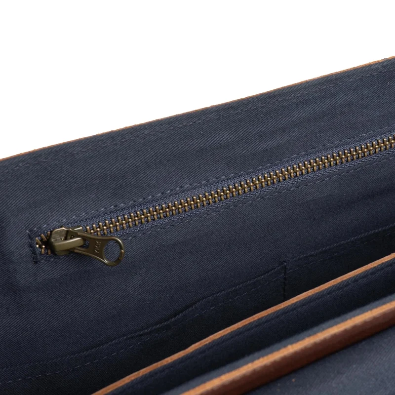 Buckle & Seam Times - Bolsa mensajero 15.7" 36 cm (braun)