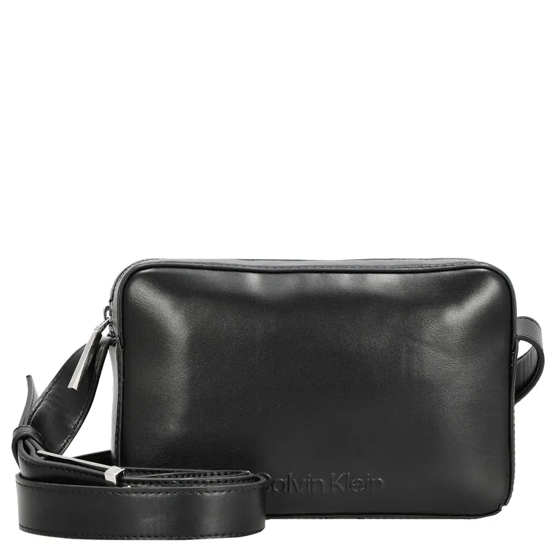 Calvin Klein Must - Bolso bandolera 22.5 cm (ck black)