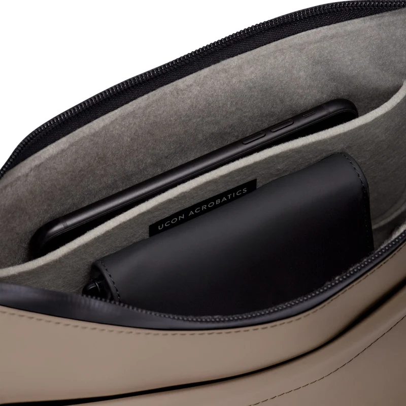 Ucon Acrobatics Alva Medium Lotus Infinity - Bolso bandolera 30 cm (dark sand)