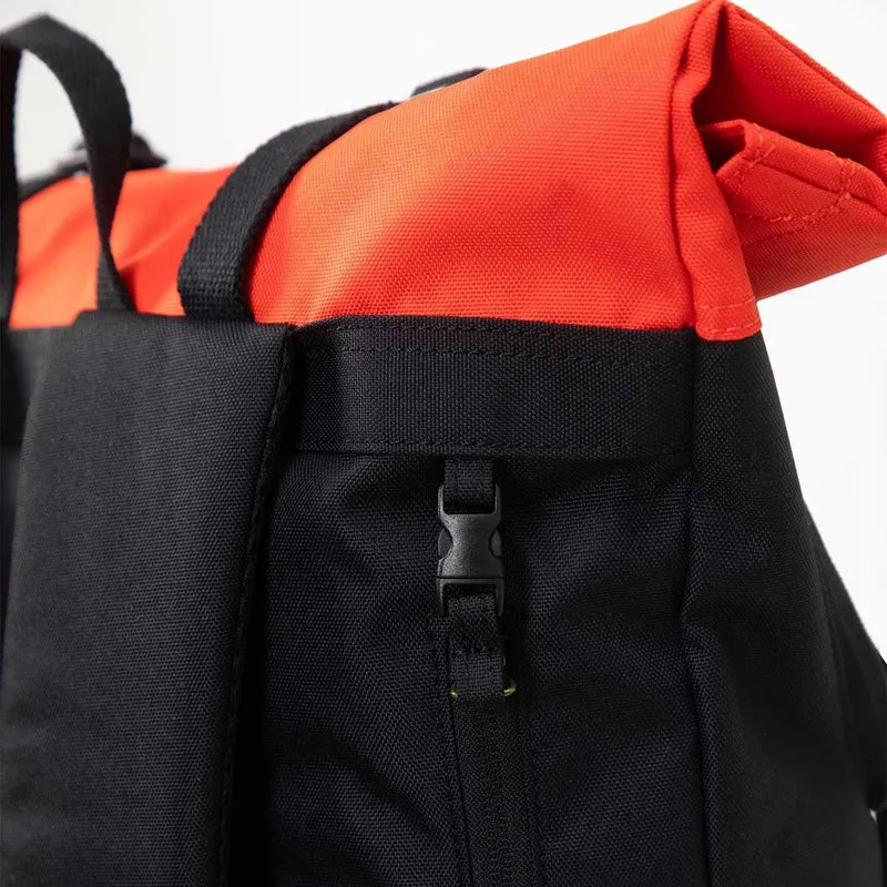 Doughnut Christopher Reborn 18 - Mochila Rolltop 15" 45 cm (black x grapefruit)