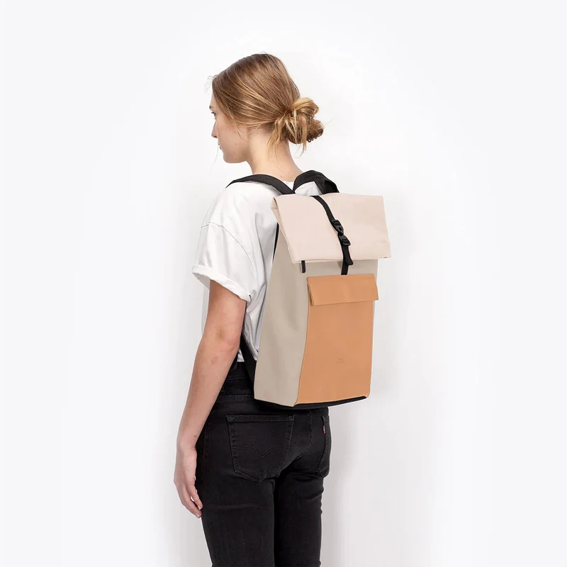 Ucon Acrobatics Jasper Medium Lotus Rolltop - Mochila 16'' 45 cm (clay/nude)