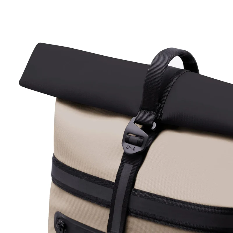 Ucon Acrobatics Niklas Aloe Rolltop - Mochila 16'' 49 cm (sand-black)