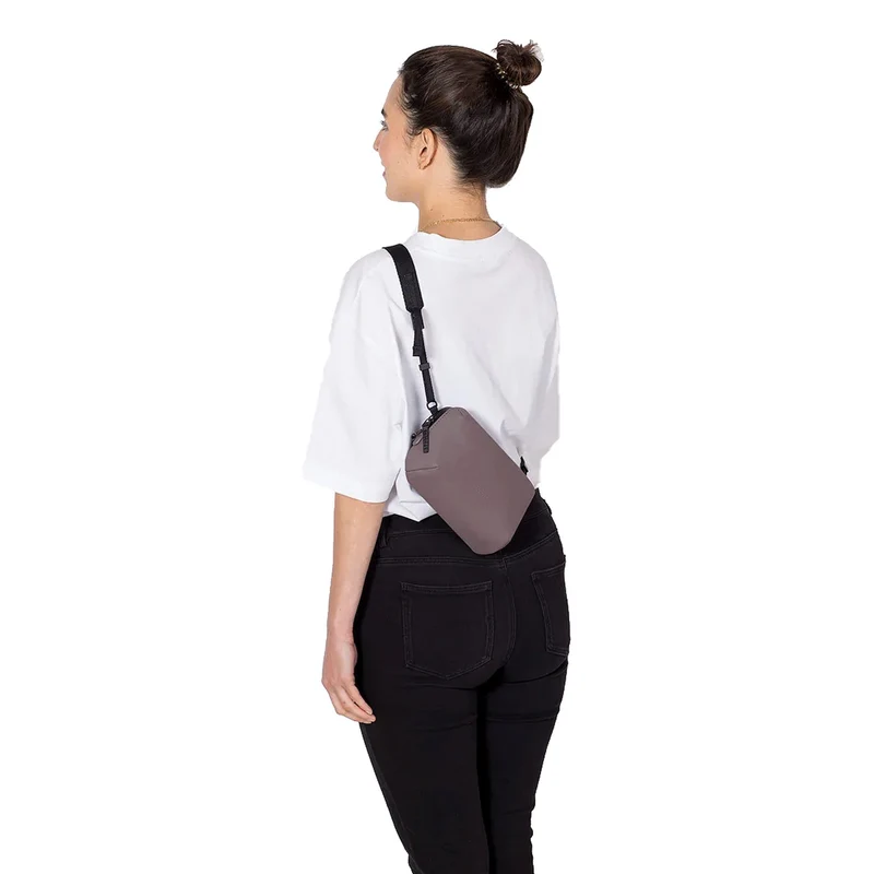 Ucon Acrobatics Ando Lotus - Bolso bandolera 20 cm (grape)