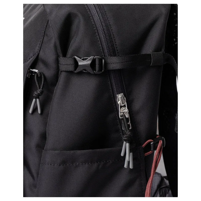 Sandqvist Ridge Hike - Mochila 16" 42 cm (black)