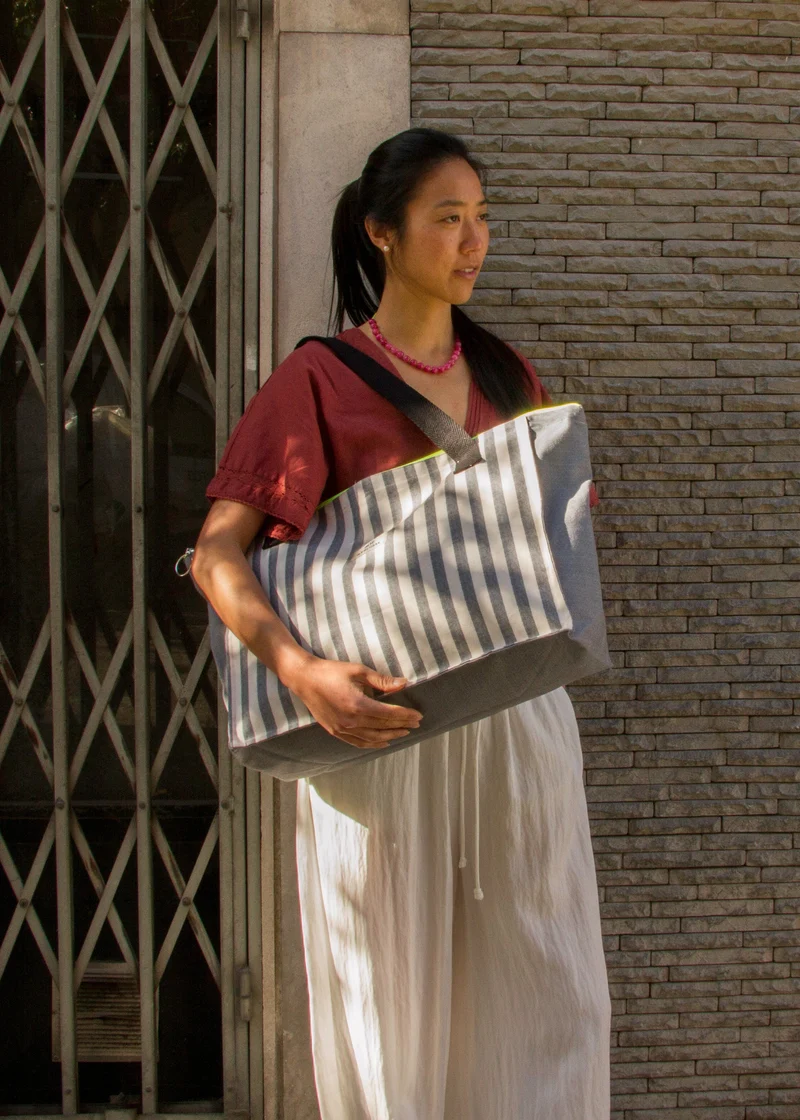 Pack Grey Stripes Bolso de Viaje Mediano + Neceser