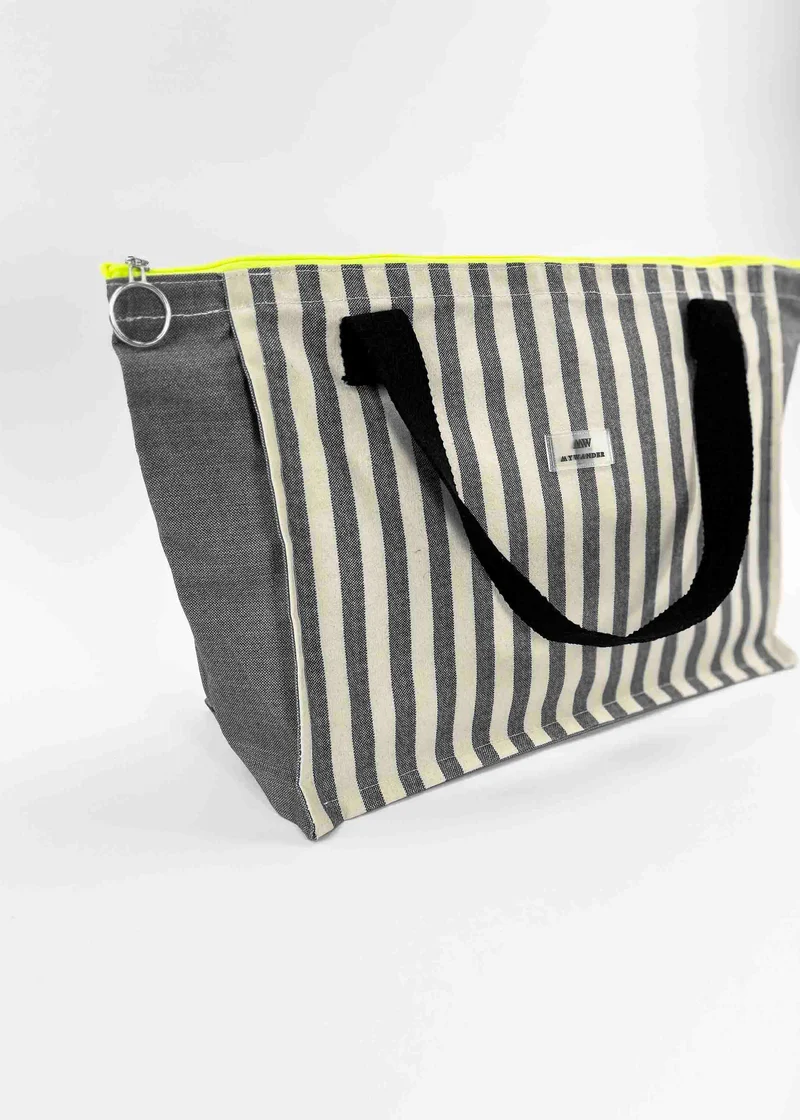 Pack Grey Stripes Bolso de Viaje Mediano + Neceser