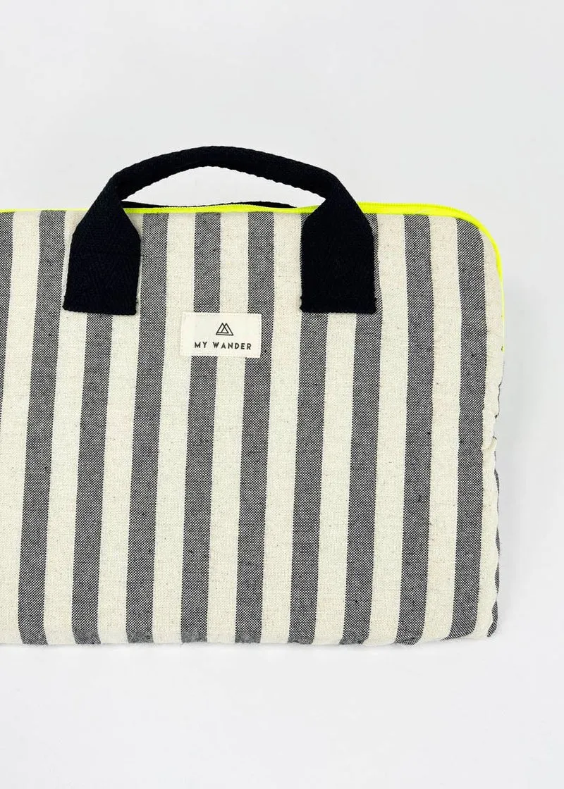 Funda Portátil Grey Stripes